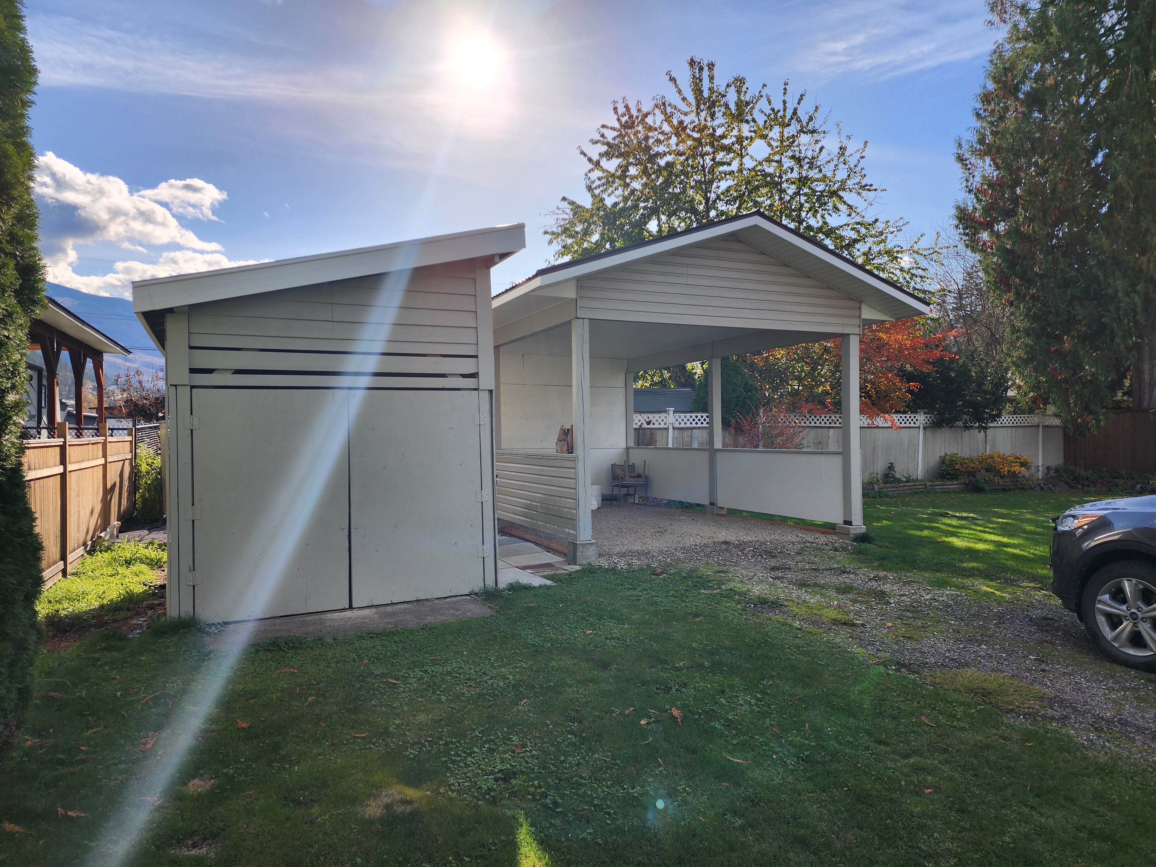 Carmar Construction Sicamous Salmon Arm Vernon Blind Bay siding soffit fascia metal fibre cement framing concrete renovations decks custom home builders building Shuswap Okanagan British Columbia BC Canada Architectural