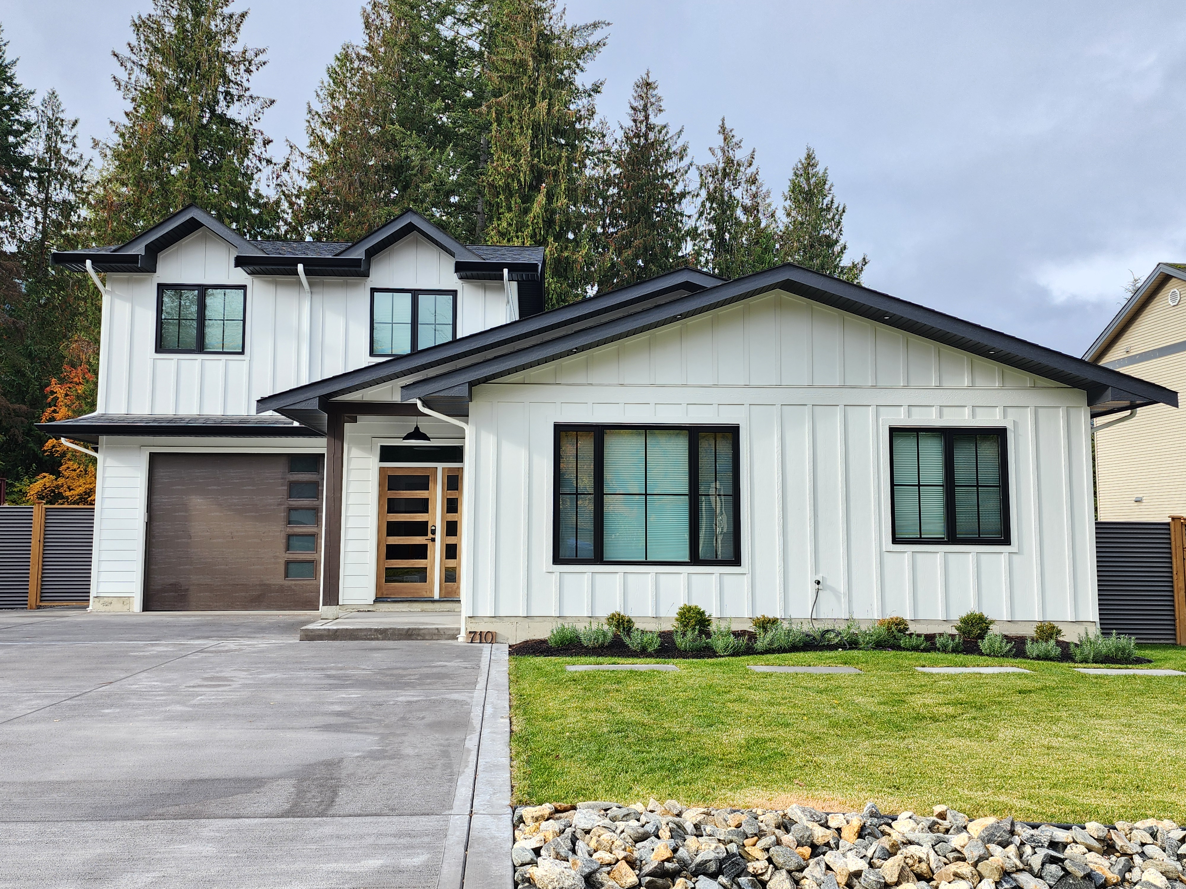 Carmar Construction Sicamous Salmon Arm Vernon Blind Bay siding soffit fascia metal fibre cement framing concrete renovations decks custom home builders building Shuswap Okanagan British Columbia BC Canada